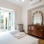 The Lemon Tree House - Center *